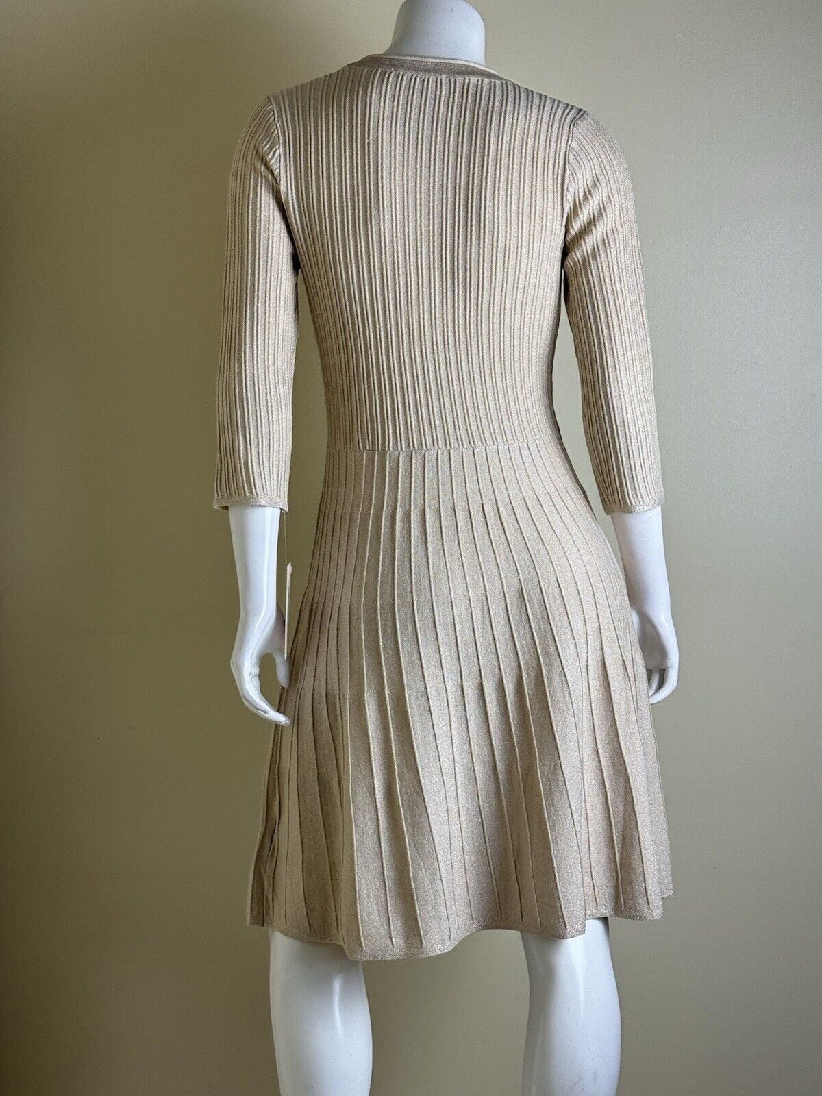 $128 NANETTE LEPORE Dress Sz M. (04)