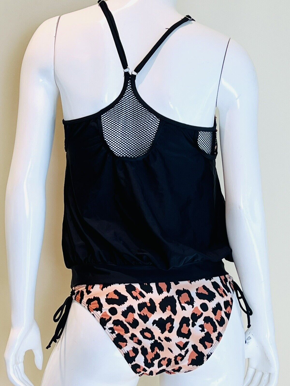 Women's 2 Piece Swimsuit  Size M Tankini Bikini  Leopard