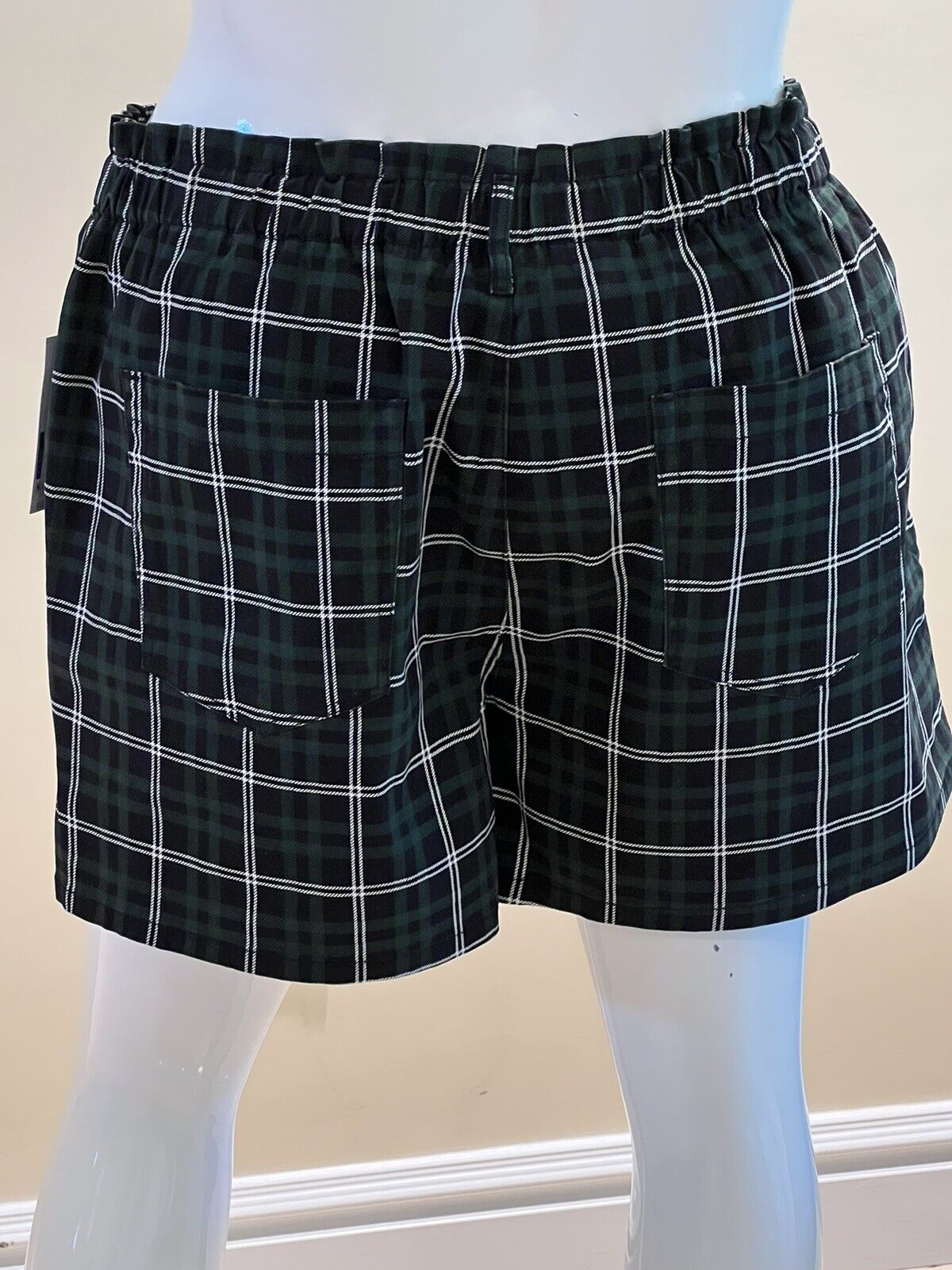 No Boundaries Womens Size 3X Black check Plaid Shorts