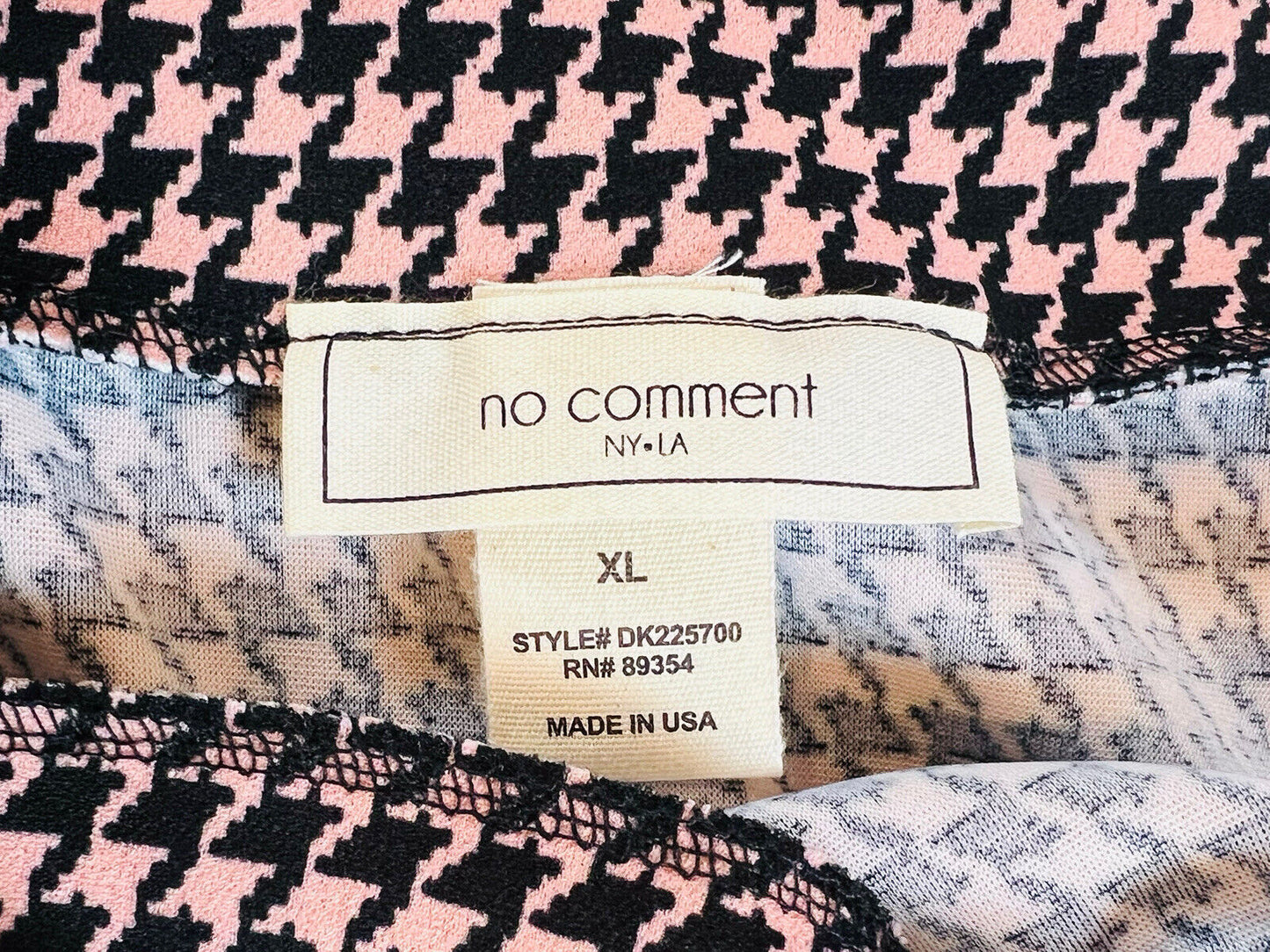 No Comment NY LA Women’s Plaid Pink Black Skirt Sz XL