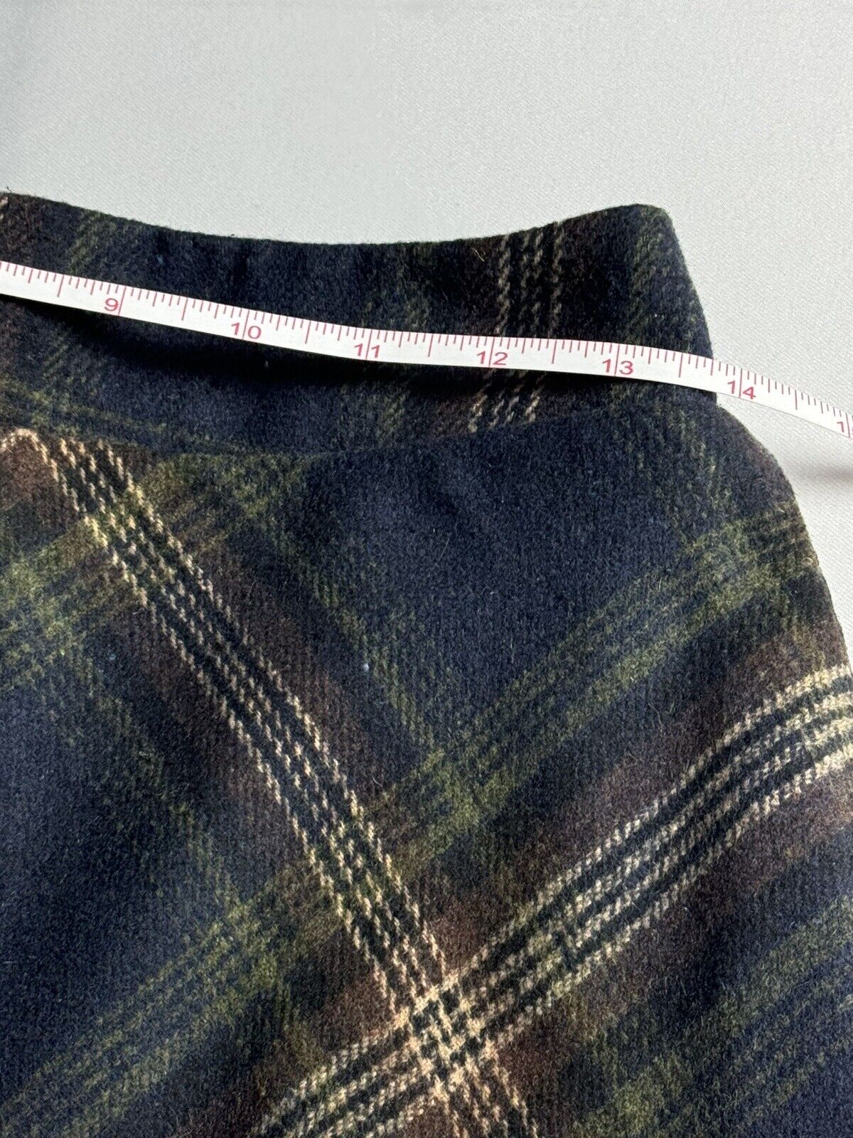 (I) Women’s Plaid Full Flare Skirt Sz S.     (62)