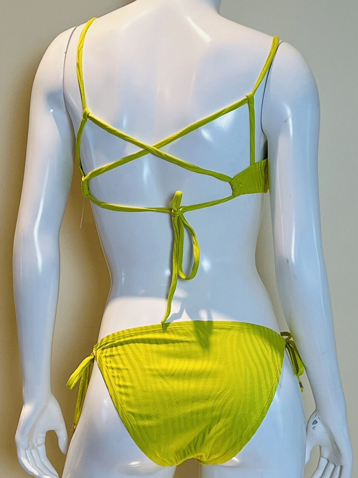 Time and Tru Women’s Green Bikini Sz M 2Pc Swimsuit