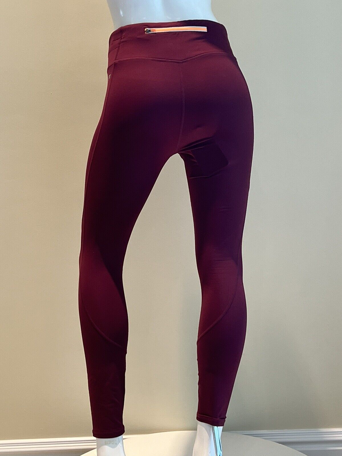 Fabletics Women’s Mid-rise cold weather leggings Marron Sz M Red pants