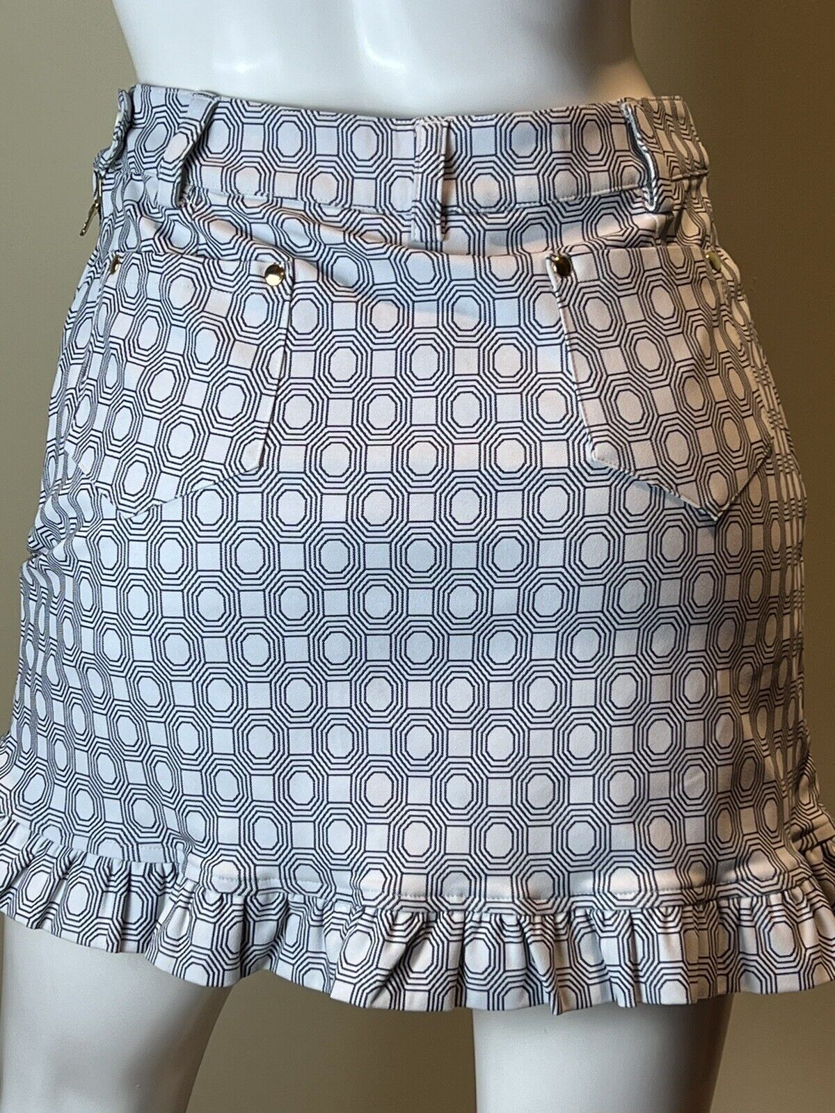 Brendratti Women’s Skirt Skort Tennis Golf Sz 40 White Black Patterns. (51)