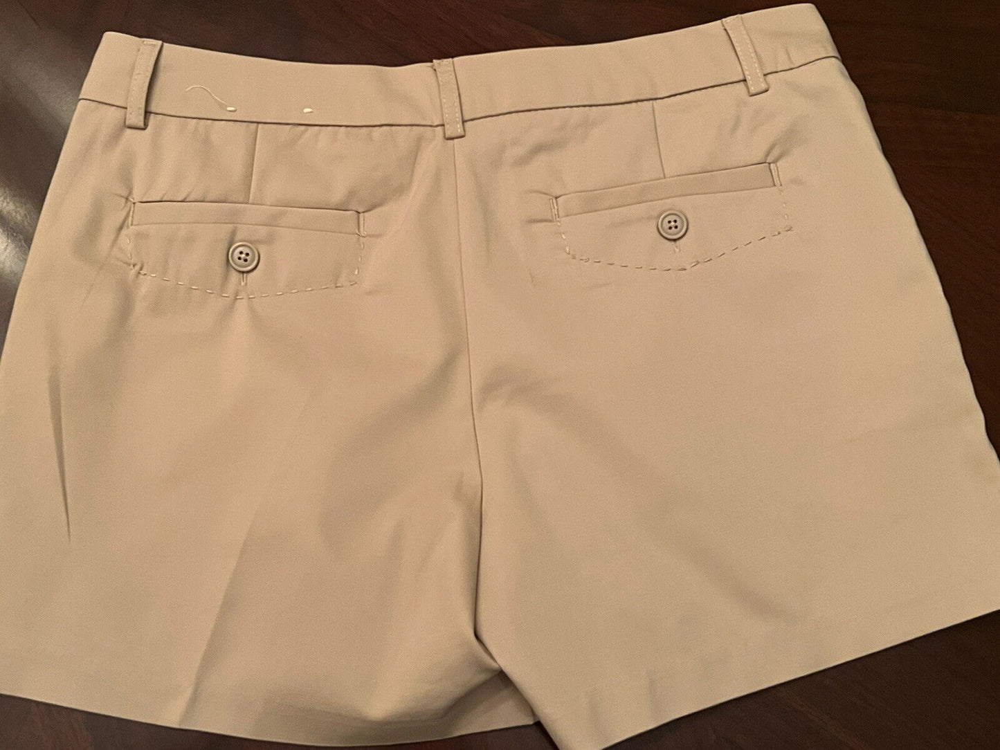 Lila Rose Women’s Shorts Beige Size 6