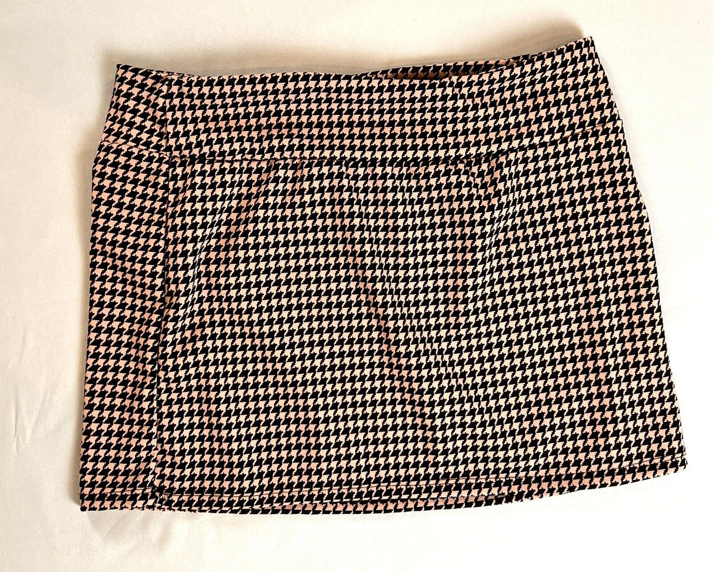 No Comment NY LA Women’s Plaid Pink Black Skirt Sz XL