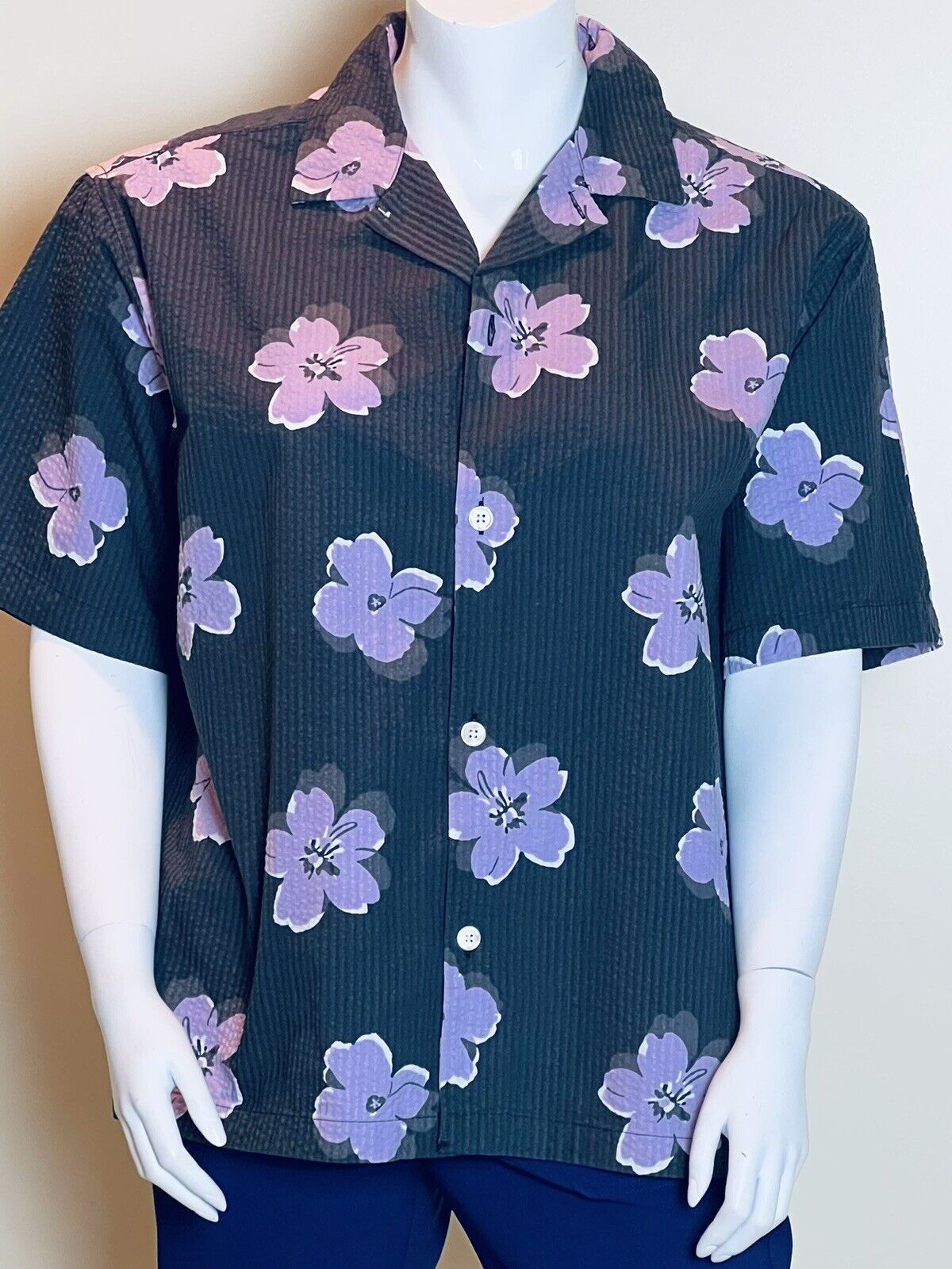 Levis Women’s Blouse Sz M Gray Top Pink Floral (2)