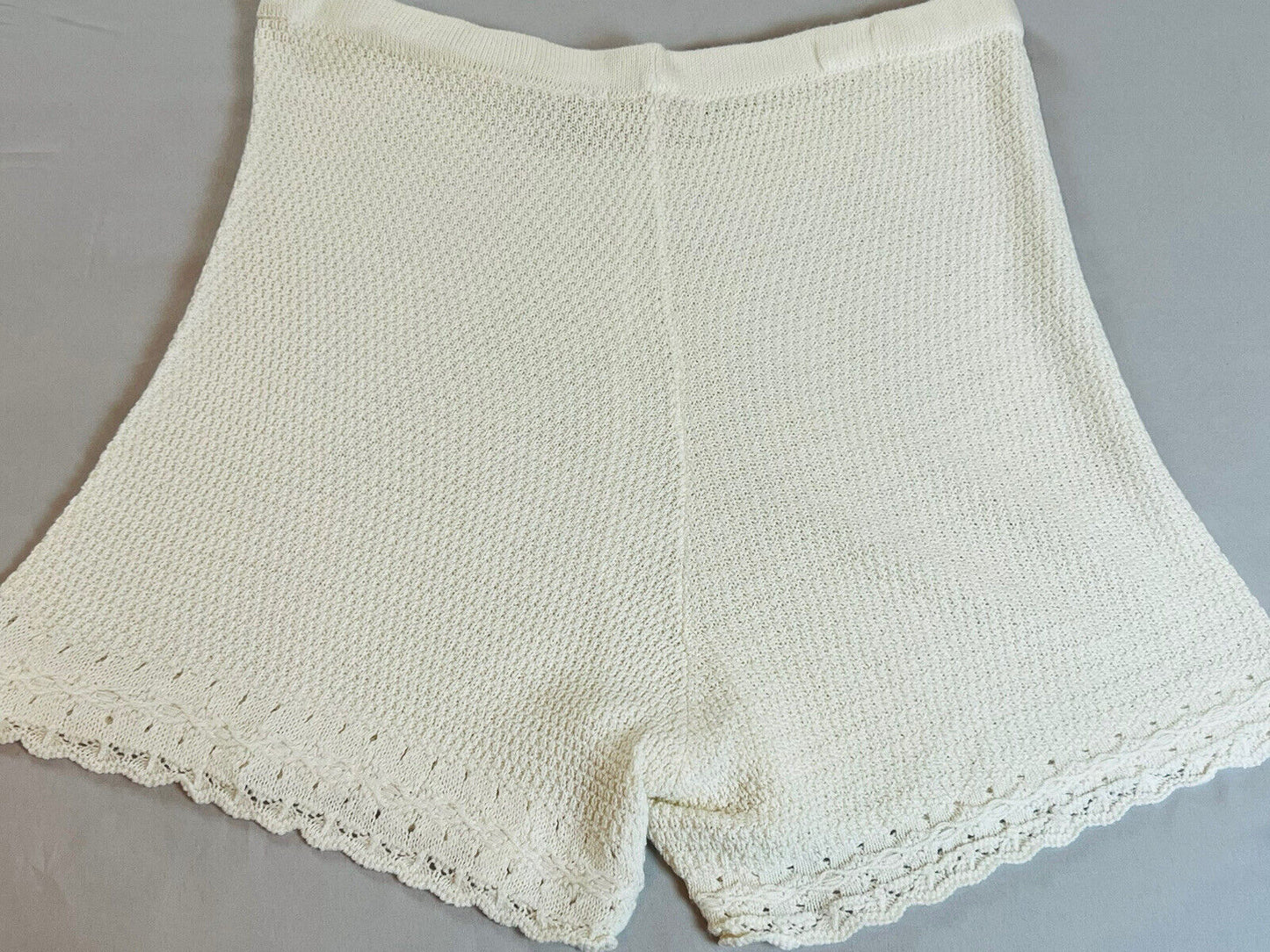 NO COMMENT WOMEN’S PLUS Sz 2X Knit Sweater Shorts Ivory