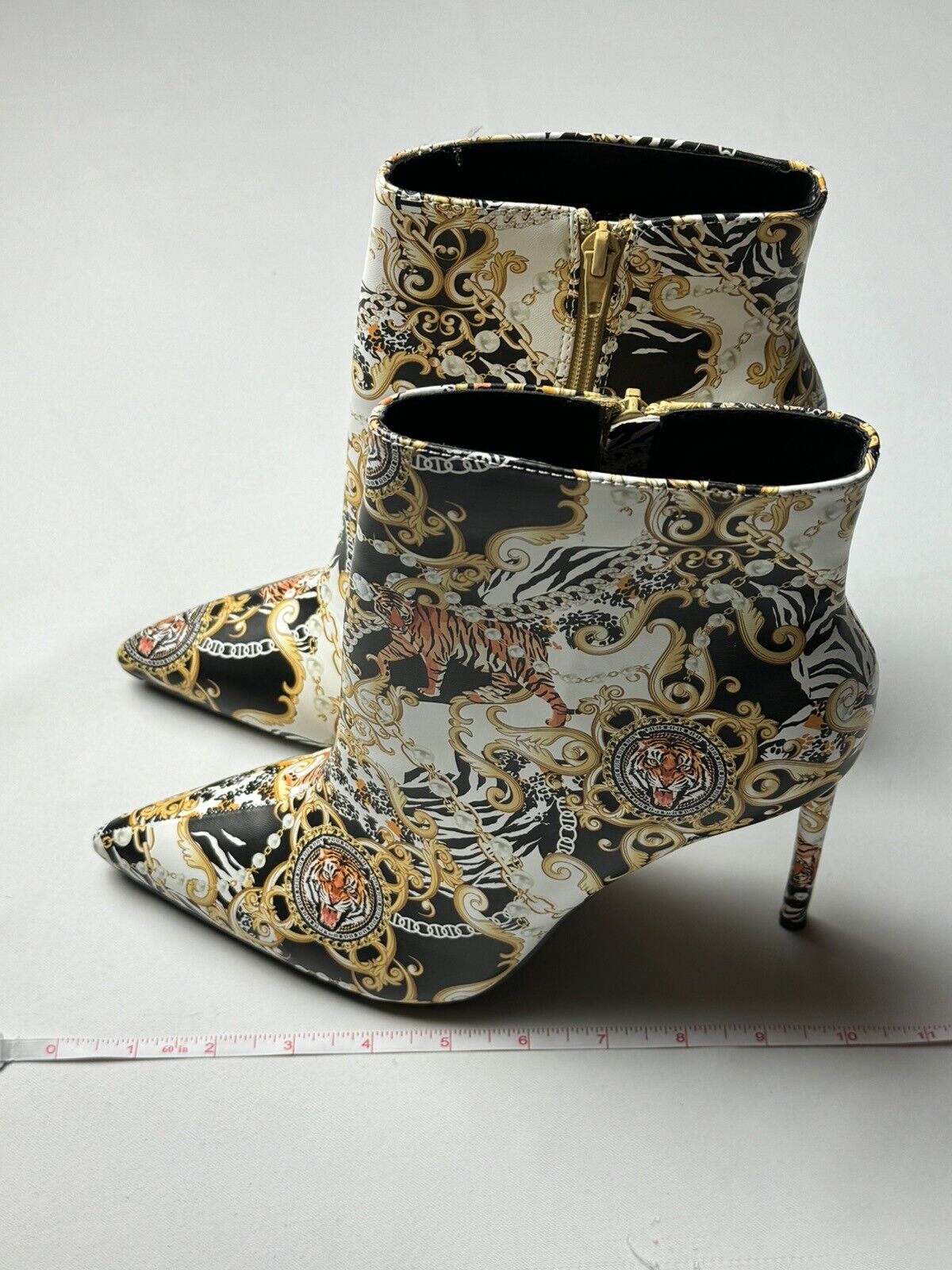 Anne Michelle Baroque Patterns Boots Size 10. (70)