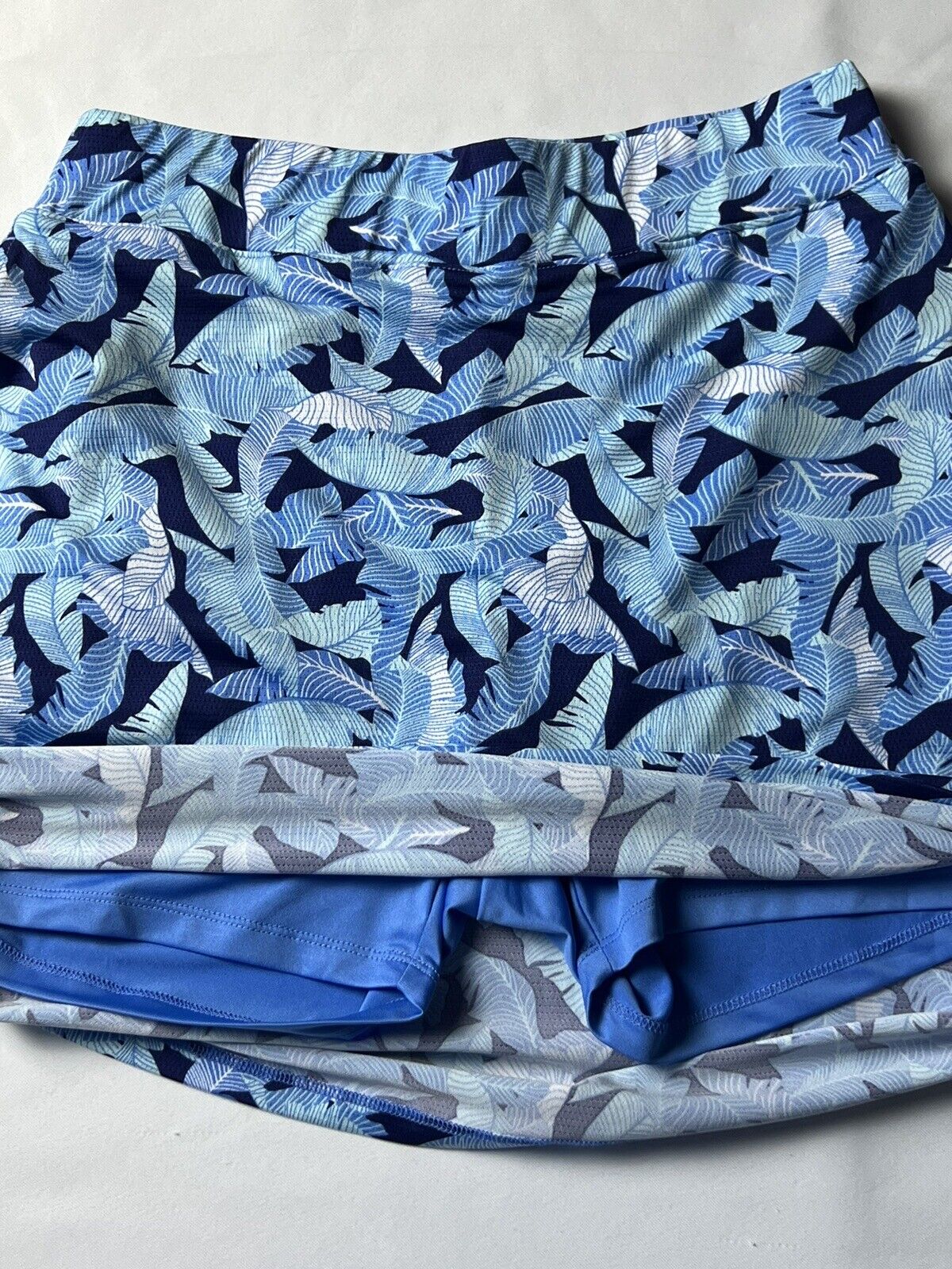 Sport Haley Women’s Golf Skirt Skort Blue Leaves Pattern Sz XS (48)