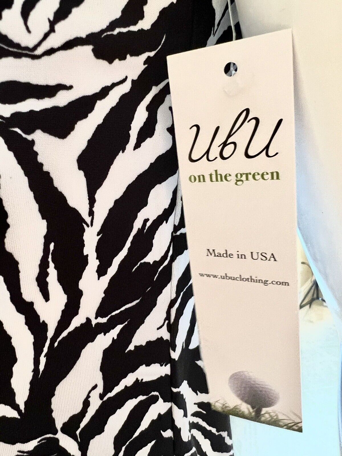 UBU ON THE GREEN Women’s Top Zebra Pattern Golf Shirt Size S (11)