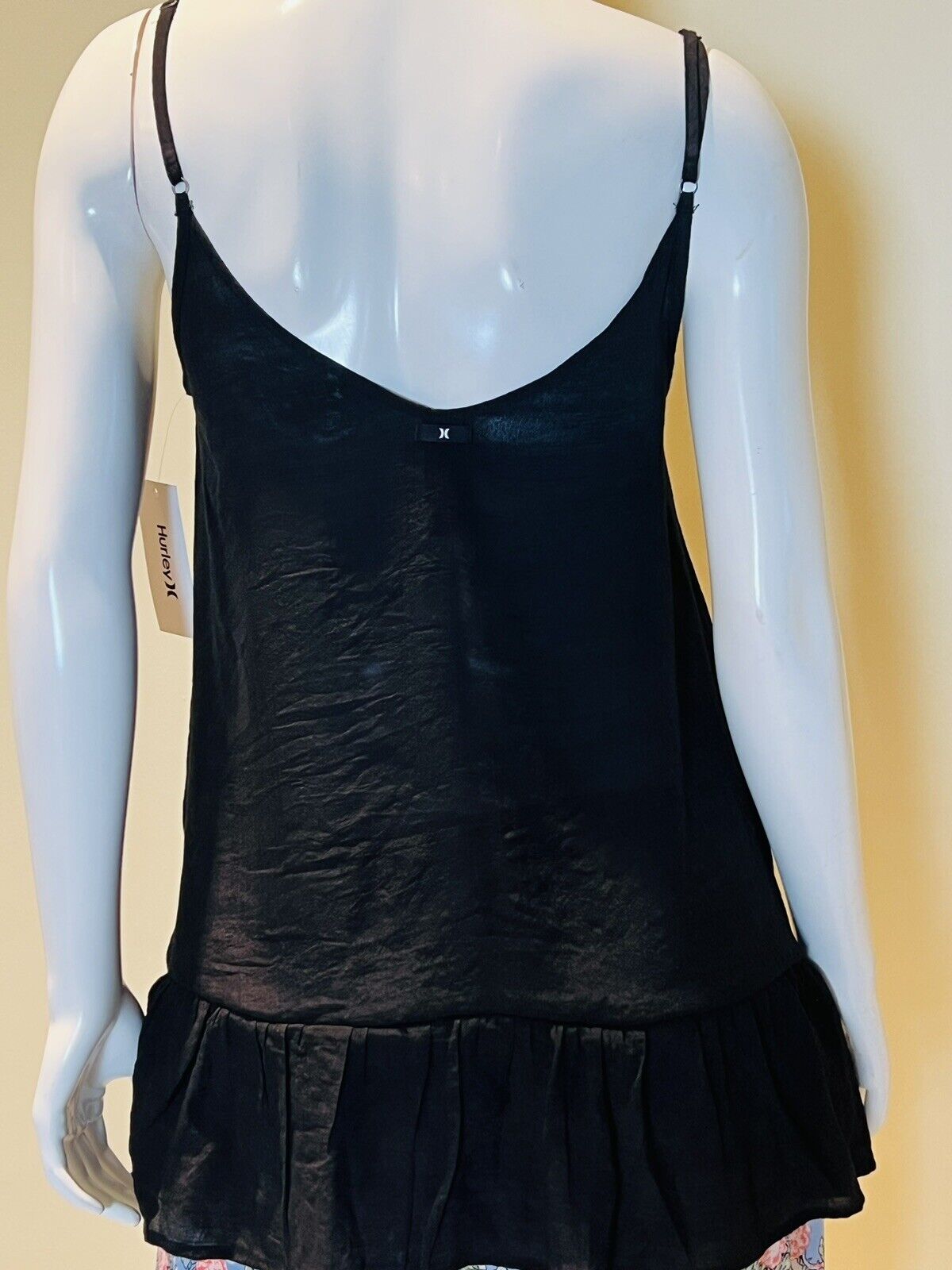 HURLEY Women’s Black Blouse tank top Sz S (1)