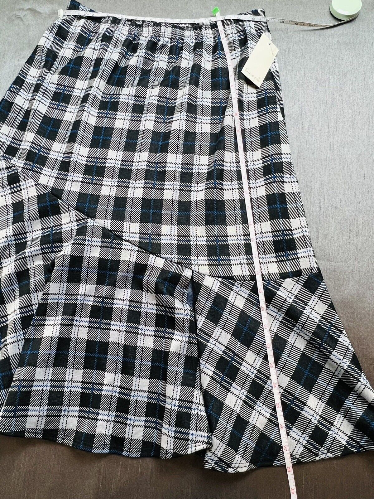 Emi & Joe Women’s Plaid Gray Skirt Sz L