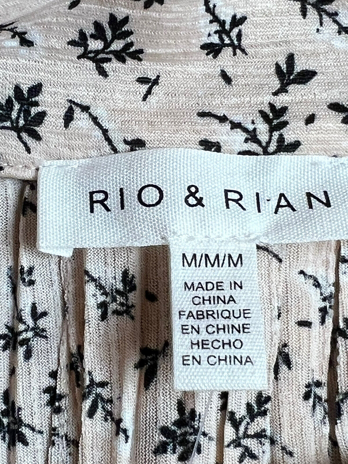 Rio &Rian Women’s Sleeveless Top Size M Beige Black Floral Shirt (3)