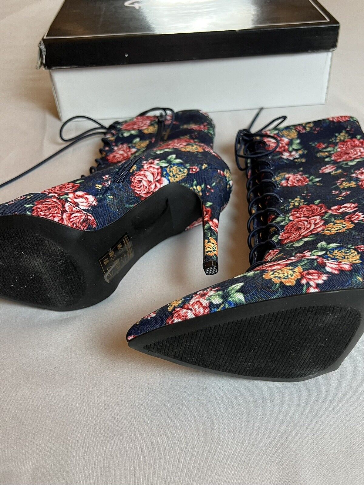 Qupid Women’s Size 8.5 Black Floral Heel Boots