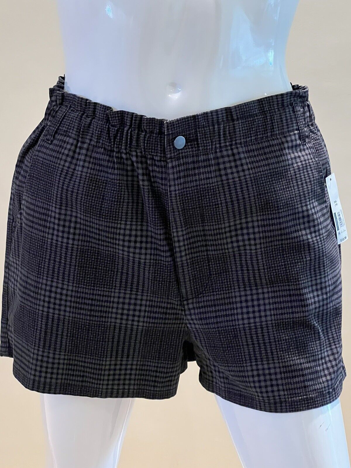 No Boundaries Womens Size 2X Black check Plaid Shorts