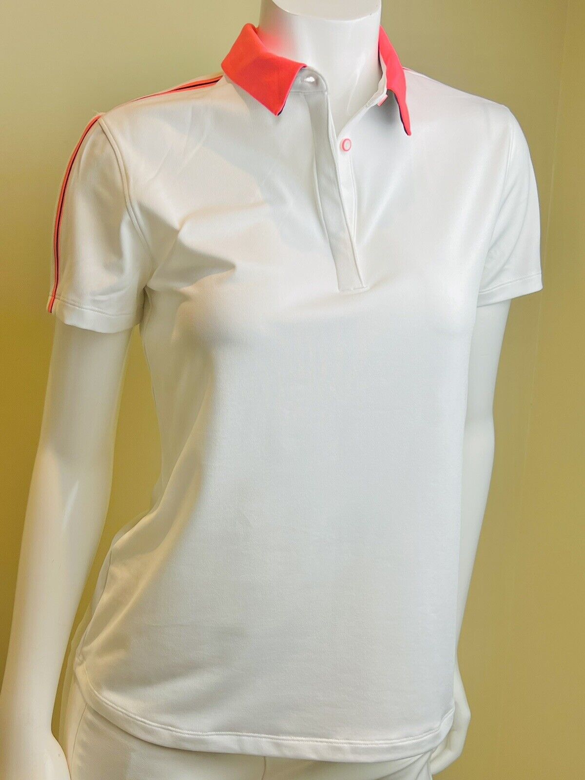 Under Armour Womens Sz M Golf Polo Shirt Heatgear Short Sleeve White