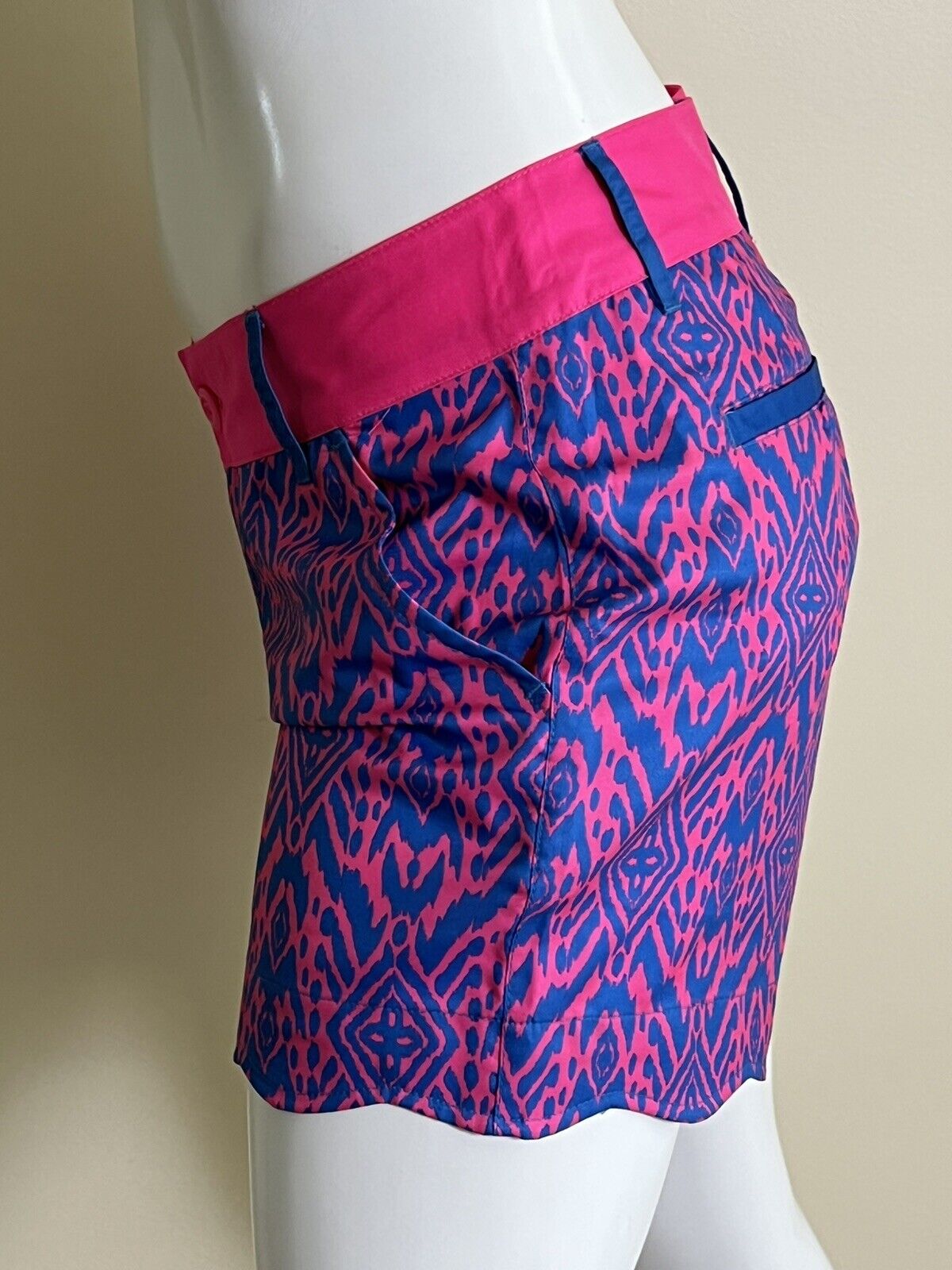 Birdie’s Women’s Golf Shorts Size 2 Pink/Blue Print (S1)