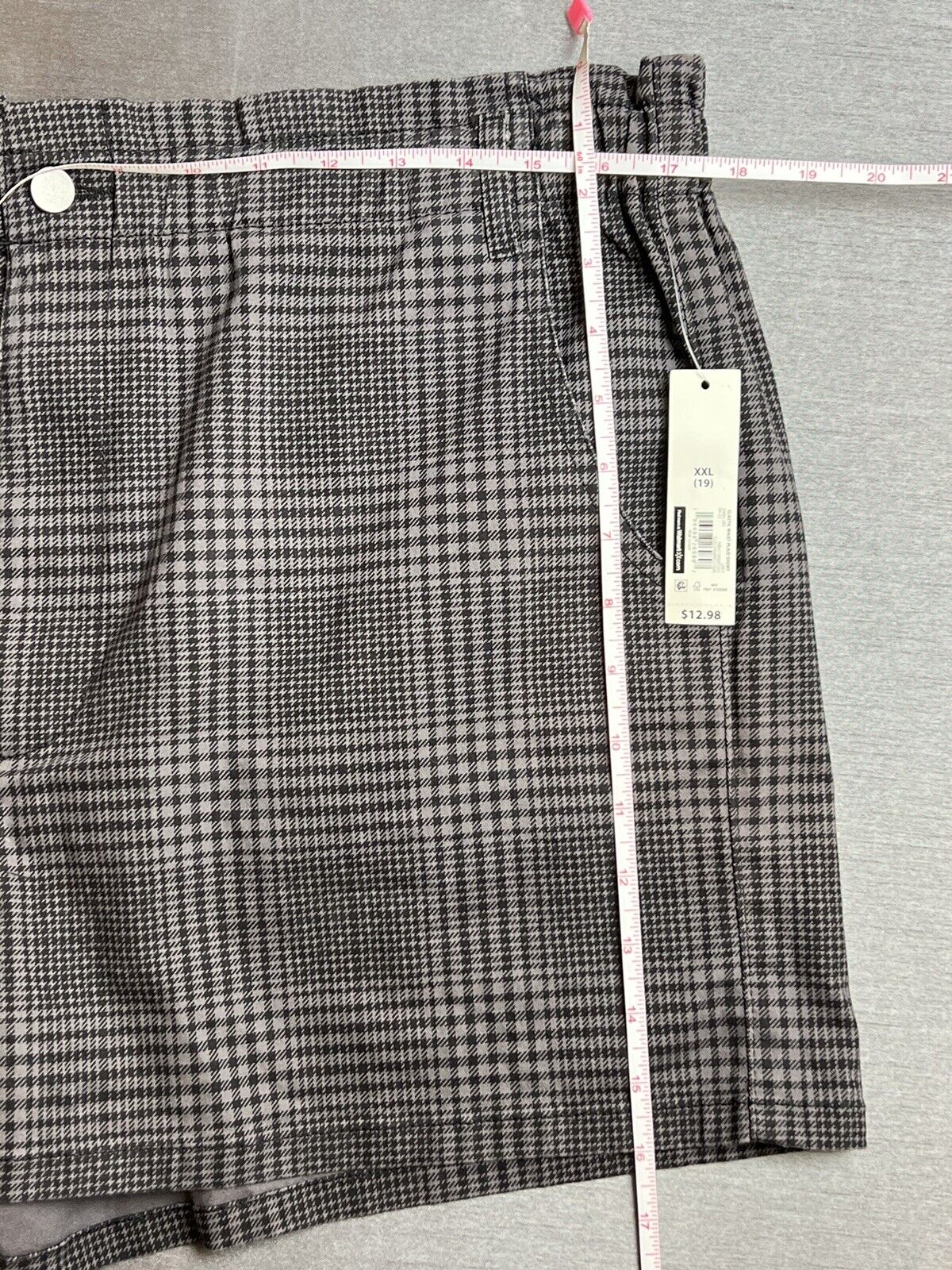 No Boundaries Womens Size 2X Black check Plaid Shorts