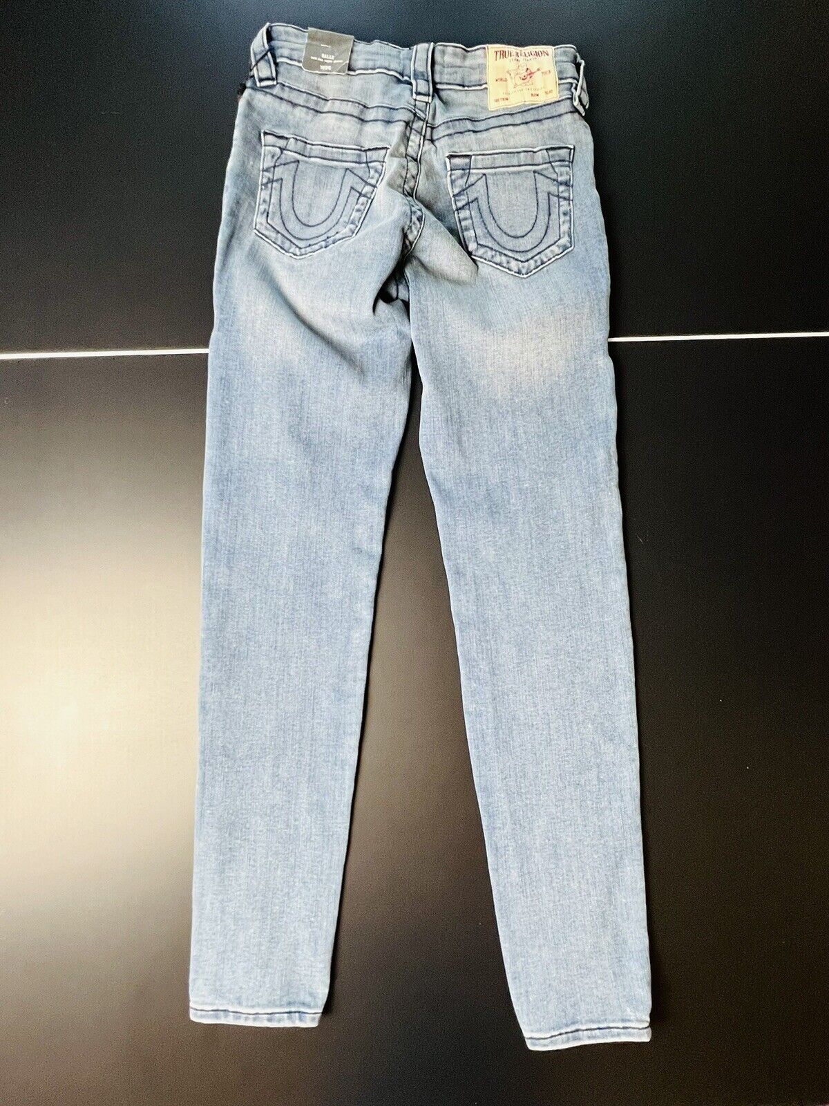 True Religion Women's Sz 26 Medium Blue Denim Jeans $179 MSRP