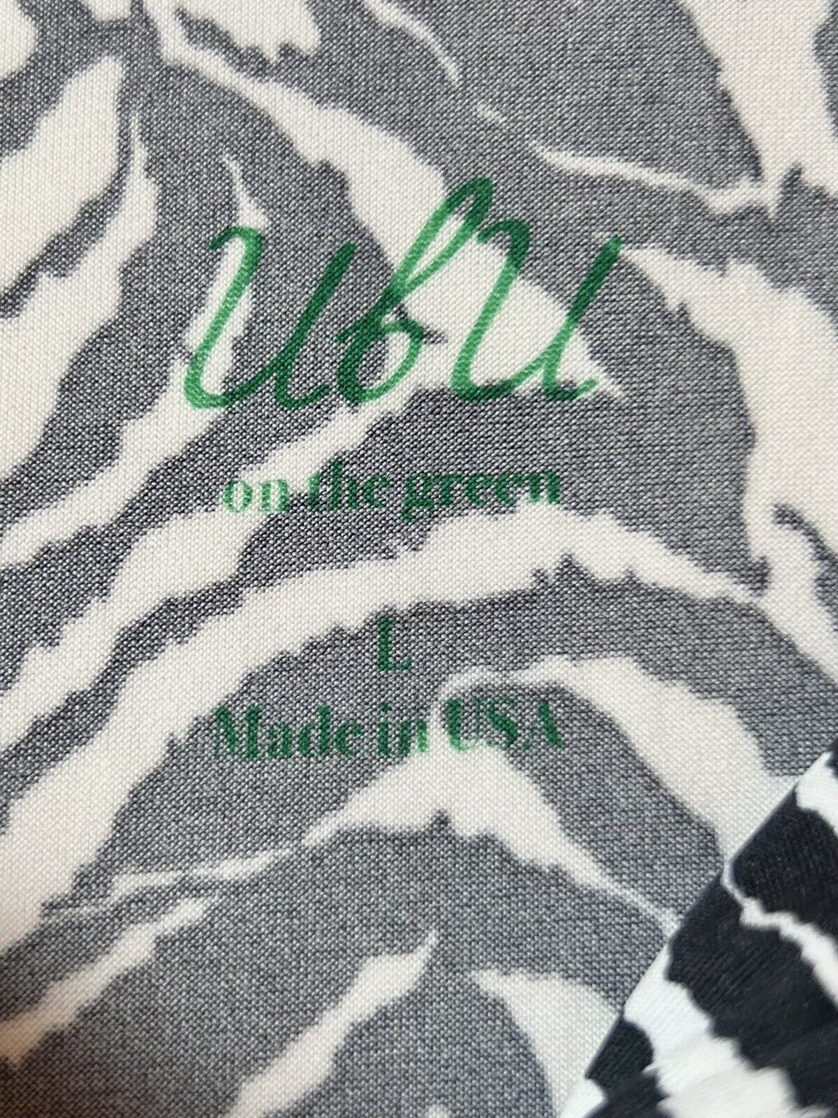 UBU ON THE GREEN Women’s Top Zebra Pattern Golf Shirt Size L (11)