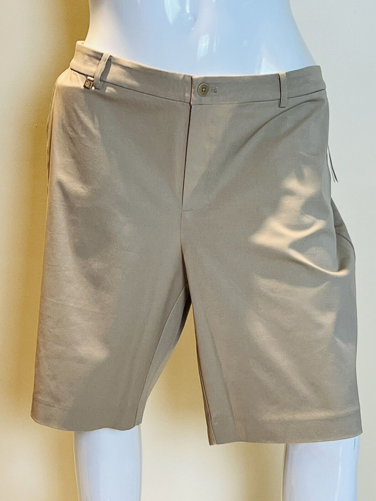 Ralph Lauren Women’s Khaki Shorts Size 22W (5)