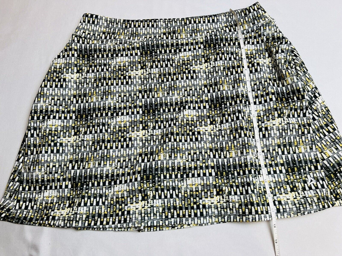 Bermuda Sands Women’s Golf Skirt Black Yellow Stretch Skort Sz L