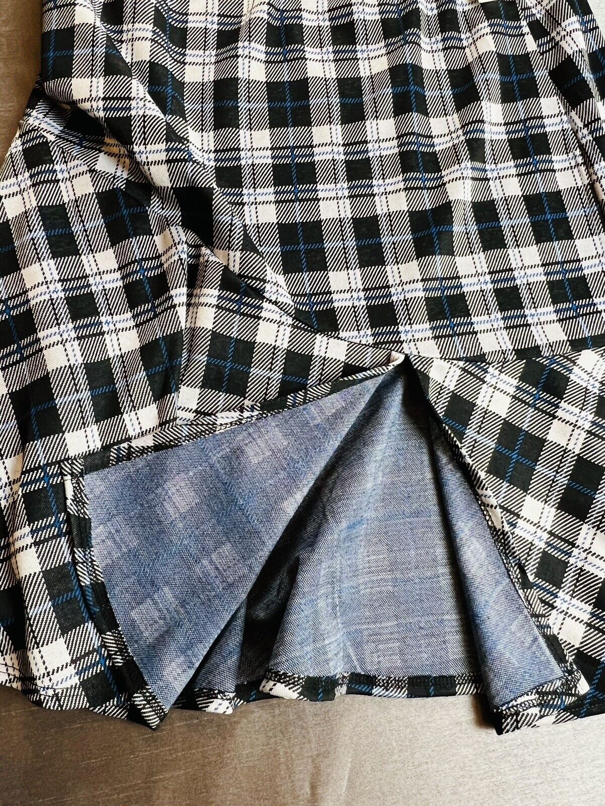 Emi & Joe Women’s Plaid Gray Skirt Sz L