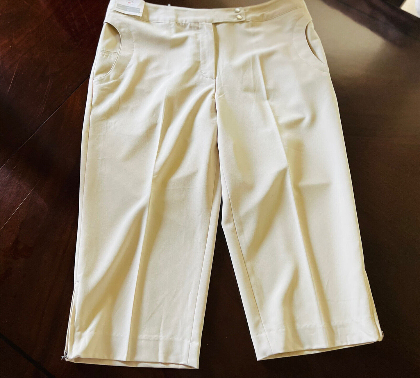 Monterey Women’s Golf Shorts Size 14 Beige