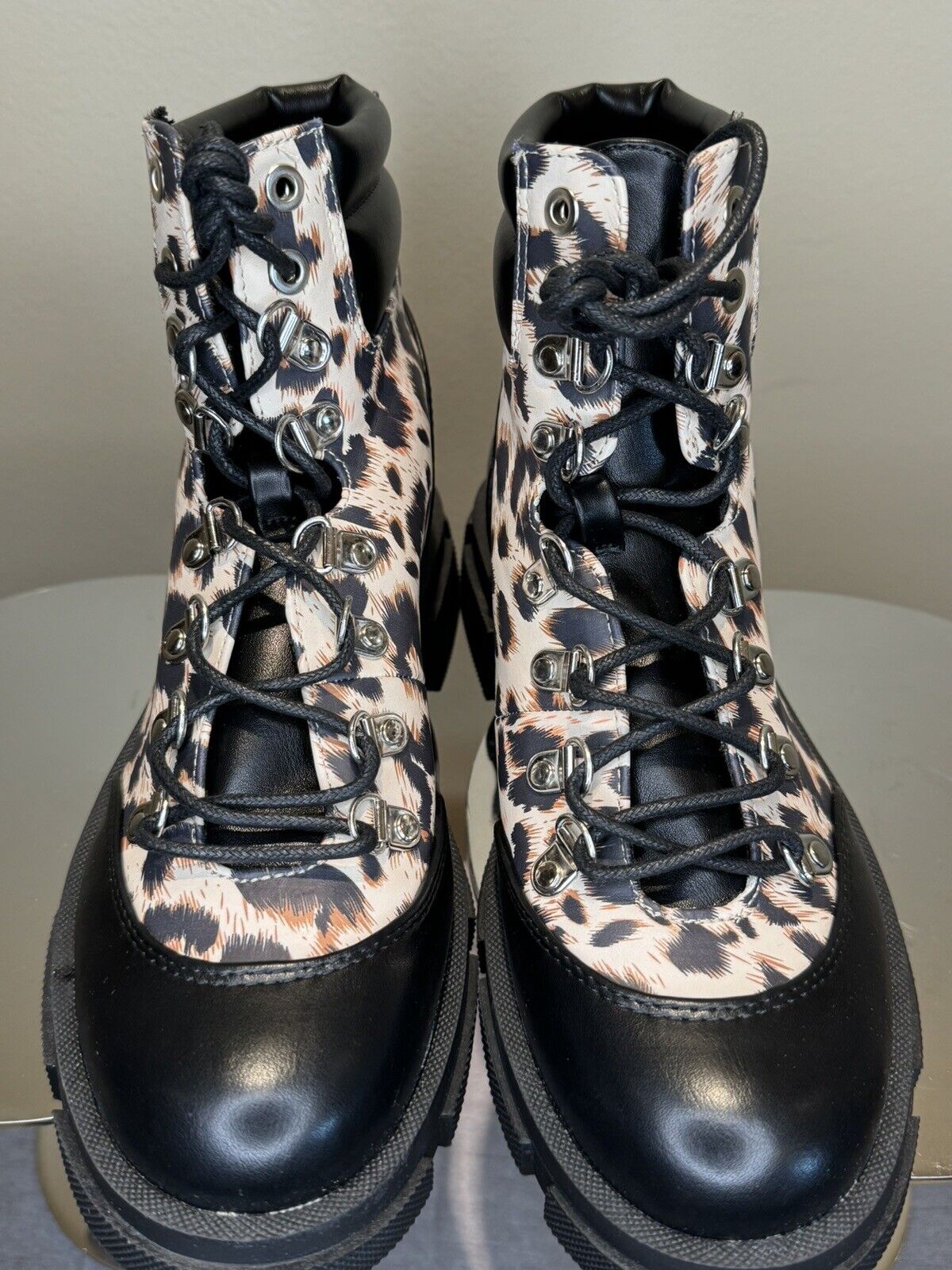 Mixx Shuz Women’s Leopard Lace Up Boots Size 7