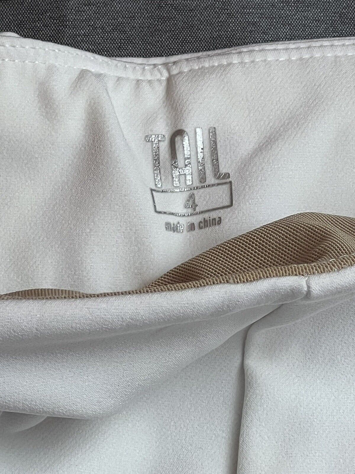 TAIL Women's Pull On Bermuda Golf Shorts White Size 4 Stretchy