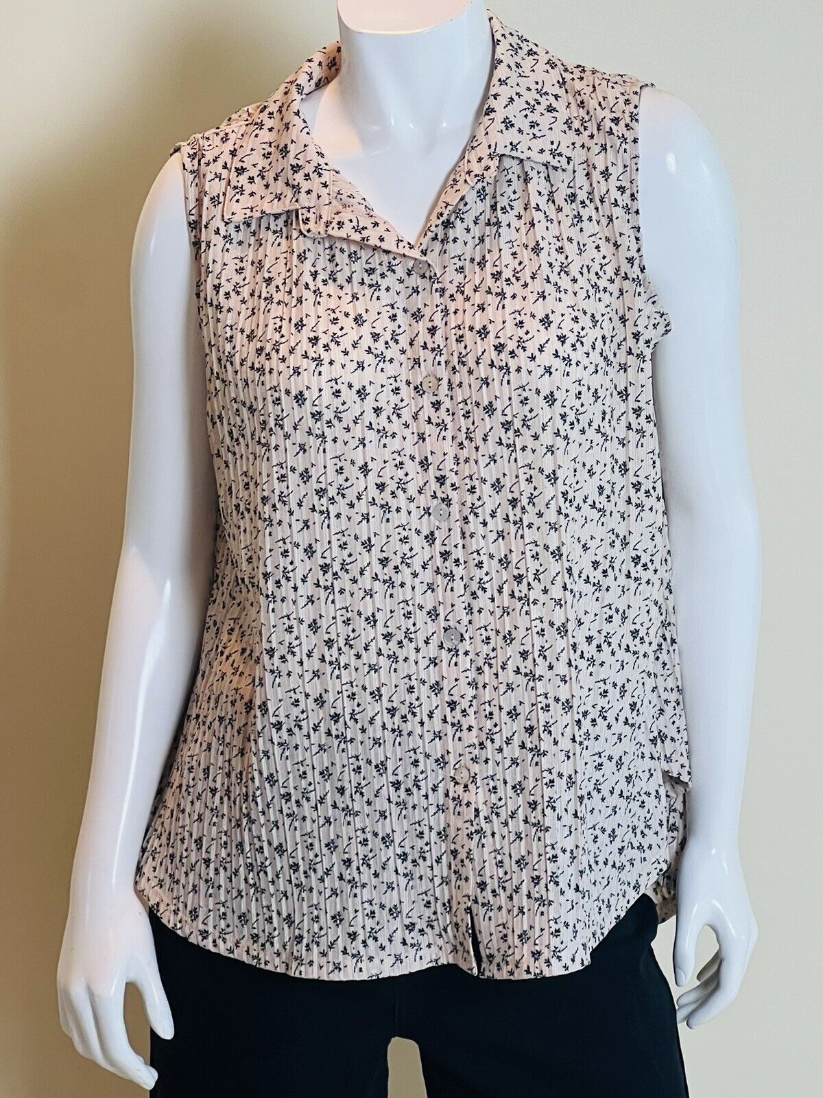 Rio &Rian Women’s Sleeveless Top Size M Beige Black Floral Shirt (3)