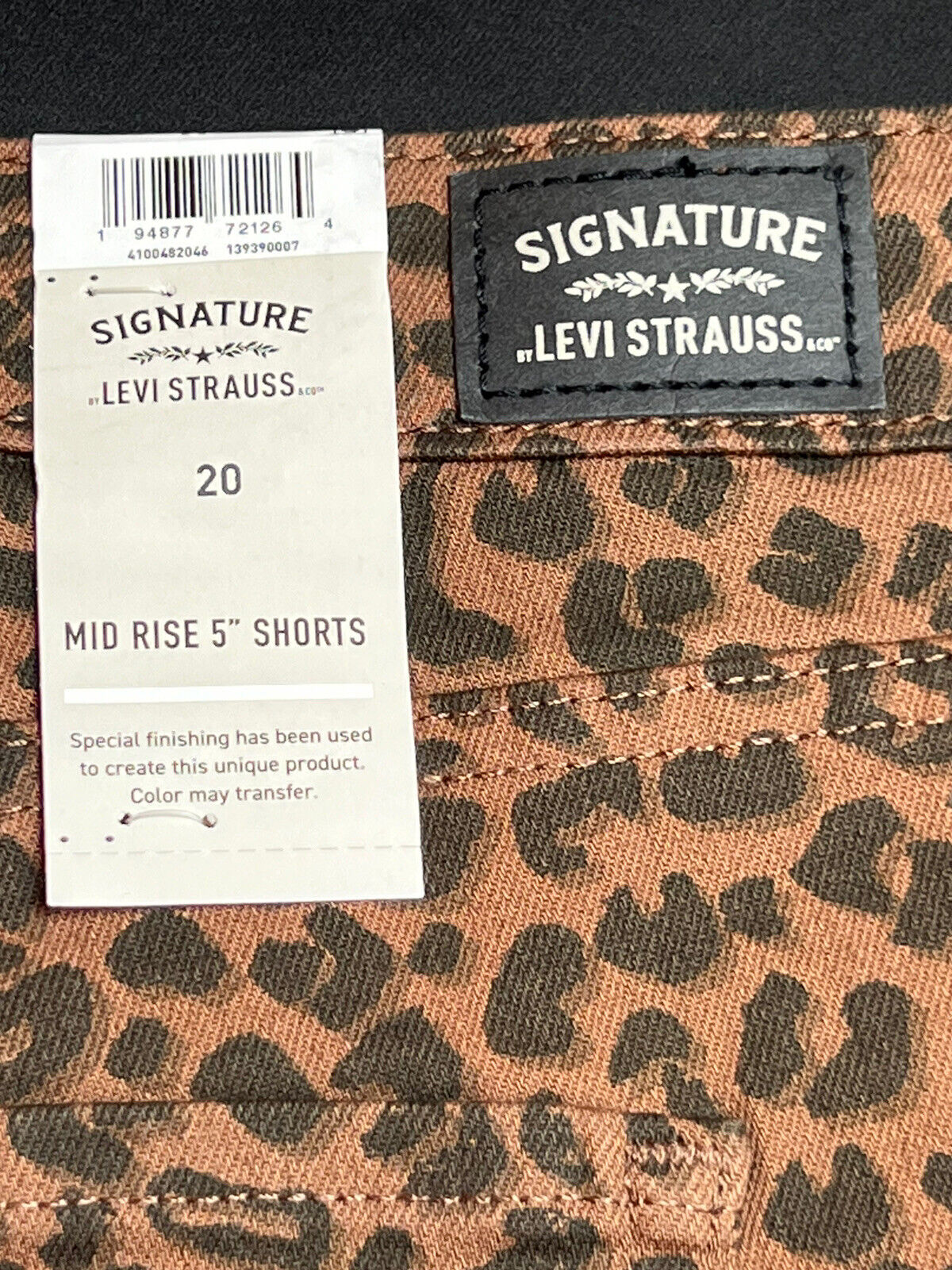 Signature Levi Strauss Leopard Jean Shorts Women’s Size 20 High Rise